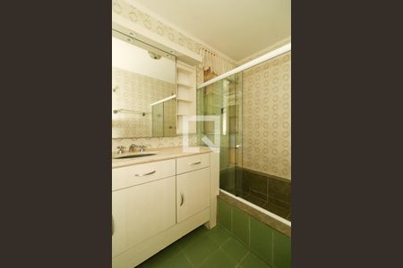 Casa à venda com 200m², 3 quartos e 1 vagaBanheiro da Suíte