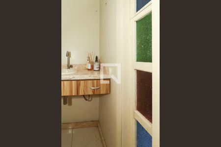 Casa à venda com 200m², 3 quartos e 1 vagaLavabo