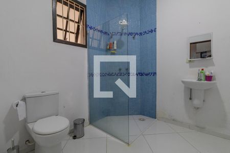 Casa à venda com 280m², 4 quartos e 4 vagasBanheiro 2