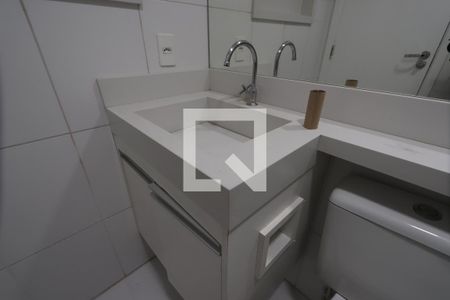 Banheiro de apartamento para alugar com 2 quartos, 54m² em Vila Bela, São Paulo