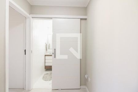 Apartamento para alugar com 62m², 2 quartos e 1 vaga Apartamento para alugar com 62m², 2 quartos e 1 vagaCorredor de Acesso Quartos e Banheiro