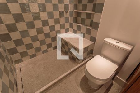 Apartamento à venda com 72m², 1 quarto e 2 vagas Apartamento à venda com 72m², 1 quarto e 2 vagasBanheiro da Suíte