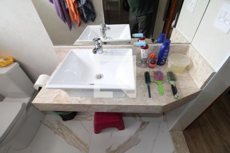 Casa à venda com 144m², 3 quartos e 2 vagasBanheiro 2