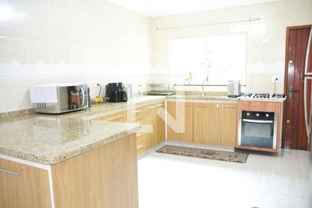 Casa à venda com 221m², 4 quartos e 4 vagasCozinha