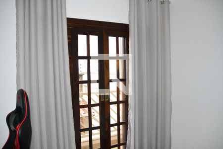 Casa à venda com 221m², 4 quartos e 4 vagasQuarto 2