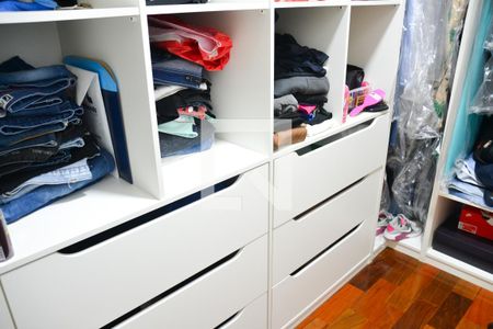 Casa à venda com 221m², 4 quartos e 4 vagasQuarto 4