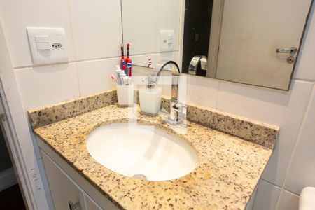 Apartamento à venda com 52m², 2 quartos e 1 vaga Apartamento à venda com 52m², 2 quartos e 1 vagaBanheiro