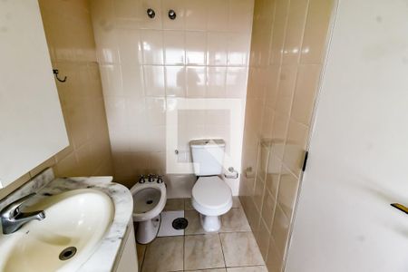 Apartamento à venda com 198m², 4 quartos e 3 vagas Apartamento à venda com 198m², 4 quartos e 3 vagasBanheiro da Suíte 1