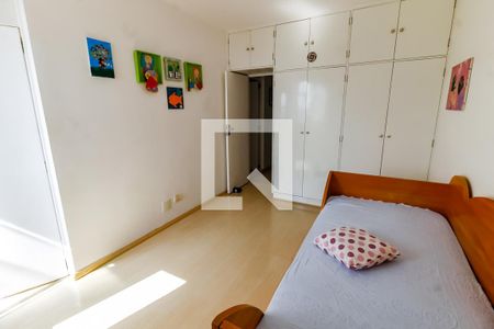 Apartamento à venda com 198m², 4 quartos e 3 vagas Apartamento à venda com 198m², 4 quartos e 3 vagasSuíte 2
