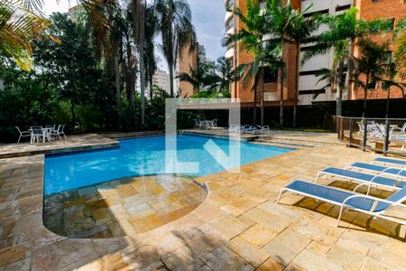 Apartamento à venda com 198m², 4 quartos e 3 vagas Apartamento à venda com 198m², 4 quartos e 3 vagasÁrea comum - Piscina