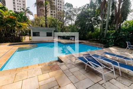 Apartamento à venda com 198m², 4 quartos e 3 vagas Apartamento à venda com 198m², 4 quartos e 3 vagasÁrea comum - Piscina