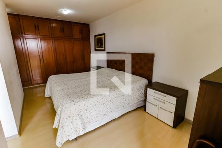 Apartamento à venda com 198m², 4 quartos e 3 vagas Apartamento à venda com 198m², 4 quartos e 3 vagasSuíte 1