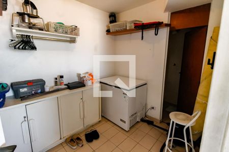 Apartamento à venda com 198m², 4 quartos e 3 vagas Apartamento à venda com 198m², 4 quartos e 3 vagasQuarto de Serviço