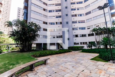 Apartamento à venda com 198m², 4 quartos e 3 vagas Apartamento à venda com 198m², 4 quartos e 3 vagasÁrea comum