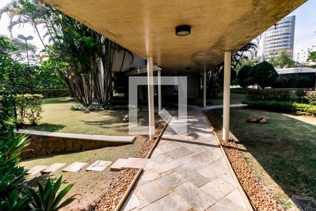 Apartamento à venda com 198m², 4 quartos e 3 vagas Apartamento à venda com 198m², 4 quartos e 3 vagasEntrada - comum