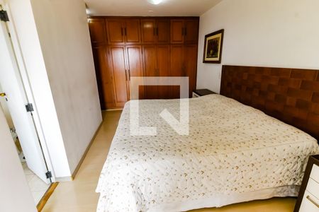 Apartamento à venda com 198m², 4 quartos e 3 vagas Apartamento à venda com 198m², 4 quartos e 3 vagasSuíte 1 - armários