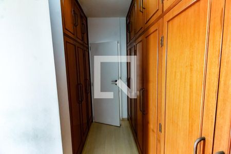 Apartamento à venda com 198m², 4 quartos e 3 vagas Apartamento à venda com 198m², 4 quartos e 3 vagasArmários - Suíte 1