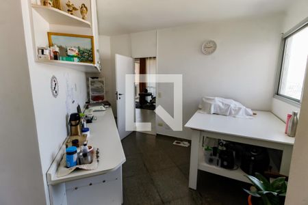 Apartamento à venda com 198m², 4 quartos e 3 vagas Apartamento à venda com 198m², 4 quartos e 3 vagasCopa