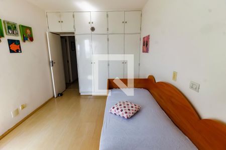 Apartamento à venda com 198m², 4 quartos e 3 vagas Apartamento à venda com 198m², 4 quartos e 3 vagasSuíte 2 - armários