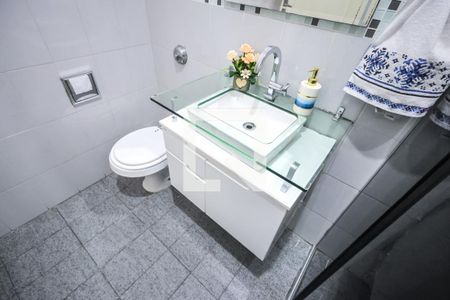 Casa à venda com 210m², 3 quartos e 2 vagasBanheiro