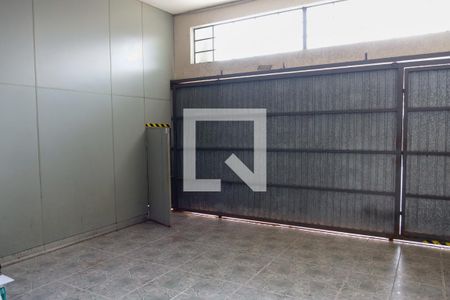 Casa à venda com 334m², 4 quartos e 4 vagas Casa à venda com 334m², 4 quartos e 4 vagasGaragem