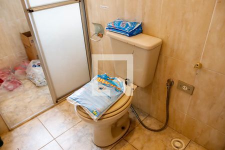 Casa à venda com 334m², 4 quartos e 4 vagas Casa à venda com 334m², 4 quartos e 4 vagasBanheiro da Suíte 2