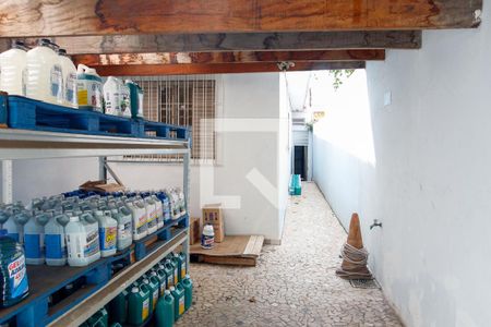 Casa à venda com 334m², 4 quartos e 4 vagas Casa à venda com 334m², 4 quartos e 4 vagasQuintal