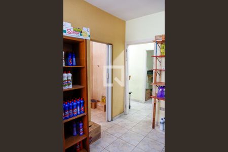 Casa à venda com 334m², 4 quartos e 4 vagas Casa à venda com 334m², 4 quartos e 4 vagasQuarto 2 - Suíte