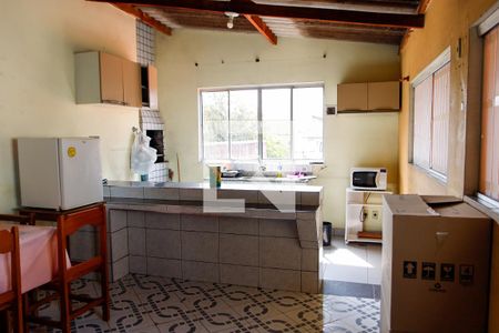 Casa à venda com 334m², 4 quartos e 4 vagas Casa à venda com 334m², 4 quartos e 4 vagasSacada