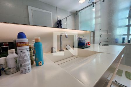 Casa à venda com 600m², 6 quartos e 3 vagas Casa à venda com 600m², 6 quartos e 3 vagasBanheiro da Suíte 1