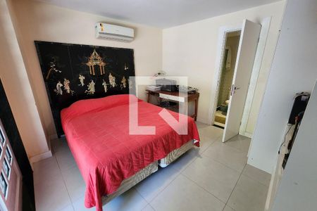 Casa à venda com 600m², 6 quartos e 3 vagas Casa à venda com 600m², 6 quartos e 3 vagasCasa 2 - Suíte