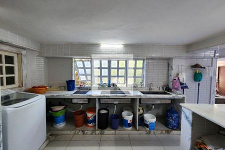 Casa à venda com 600m², 6 quartos e 3 vagas Casa à venda com 600m², 6 quartos e 3 vagasÁrea de Serviço