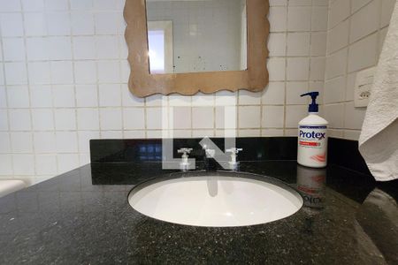 Casa à venda com 600m², 6 quartos e 3 vagas Casa à venda com 600m², 6 quartos e 3 vagasCasa 2 - Banheiro da Suíte