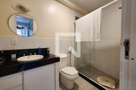 Casa à venda com 600m², 6 quartos e 3 vagas Casa à venda com 600m², 6 quartos e 3 vagasCasa 2 - Banheiro da Suíte 2