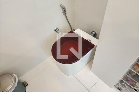 Casa à venda com 600m², 6 quartos e 3 vagas Casa à venda com 600m², 6 quartos e 3 vagasBanheiro da Suíte 2