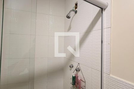 Casa à venda com 600m², 6 quartos e 3 vagas Casa à venda com 600m², 6 quartos e 3 vagasCasa 2 - Banheiro da Suíte 2