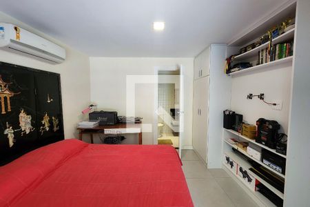 Casa à venda com 600m², 6 quartos e 3 vagas Casa à venda com 600m², 6 quartos e 3 vagasCasa 2 - Suíte