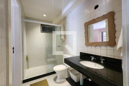 Casa à venda com 600m², 6 quartos e 3 vagas Casa à venda com 600m², 6 quartos e 3 vagasCasa 2 - Banheiro da Suíte