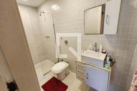 Casa à venda com 600m², 6 quartos e 3 vagas Casa à venda com 600m², 6 quartos e 3 vagasLavabo 2