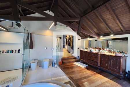 Casa à venda com 600m², 6 quartos e 3 vagas Casa à venda com 600m², 6 quartos e 3 vagasBanheiro da Suíte 3