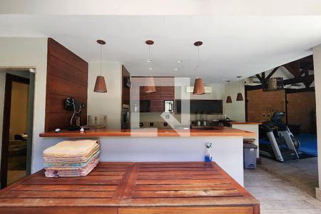 Casa à venda com 600m², 6 quartos e 3 vagas Casa à venda com 600m², 6 quartos e 3 vagasÁrea Gourmet