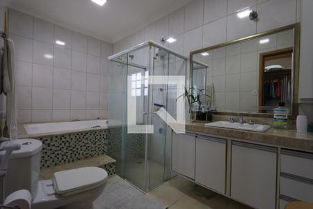 Casa à venda com 352m², 5 quartos e 2 vagasBanheiro da Suíte