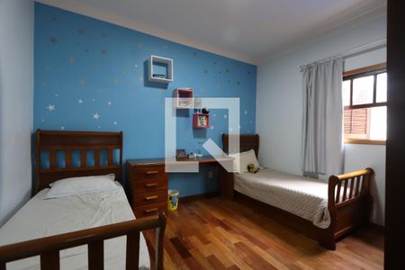 Casa à venda com 352m², 5 quartos e 2 vagasQuarto 2