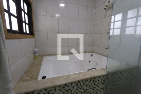 Casa à venda com 352m², 5 quartos e 2 vagasBanheiro da Suíte