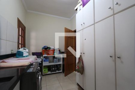 Casa à venda com 352m², 5 quartos e 2 vagasLavanderia