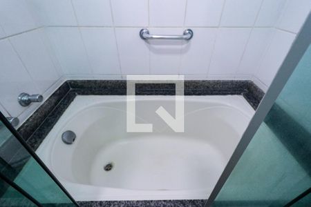 Casa de condomínio para alugar com 108m², 3 quartos e 2 vagasBanheiro da Suíte