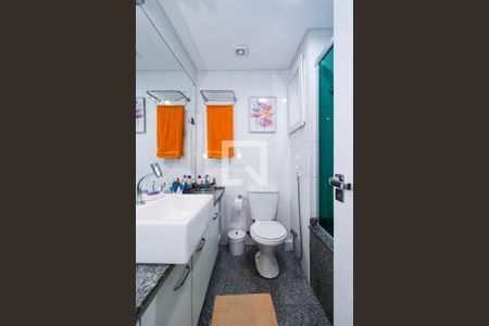 Casa de condomínio para alugar com 108m², 3 quartos e 2 vagasBanheiro da Suíte