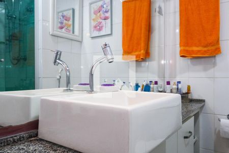 Casa de condomínio para alugar com 108m², 3 quartos e 2 vagasBanheiro da Suíte