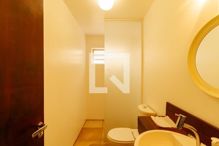 Casa à venda com 330m², 3 quartos e 4 vagas Casa à venda com 330m², 3 quartos e 4 vagasBanheiro