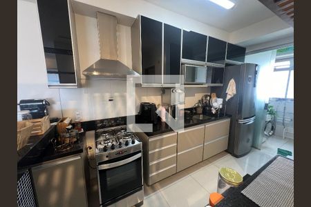 Cozinha de apartamento à venda com 3 quartos, 86m² em Vila da Serra, Nova Lima